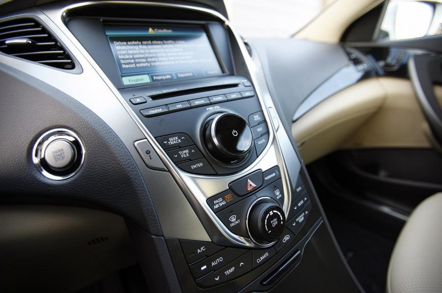  Hyundai Azera 2012 года  (фото 19 из 103)